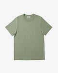 T-shirt red and blue color: with this striking two-tone t-shirt featuring bold red and blue colorblocking